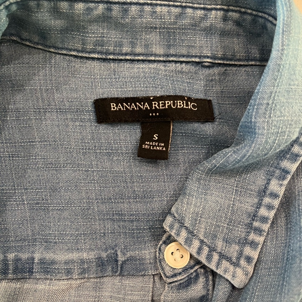 Banana Republic Blue Denim Button Down Shirt Classic Chambray | Women’s Small - Picture 9 of 10
